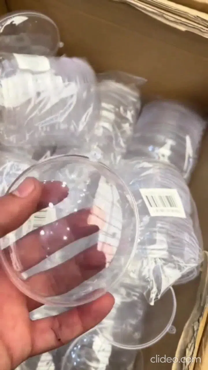 Şəffaf plastik fiqurlar