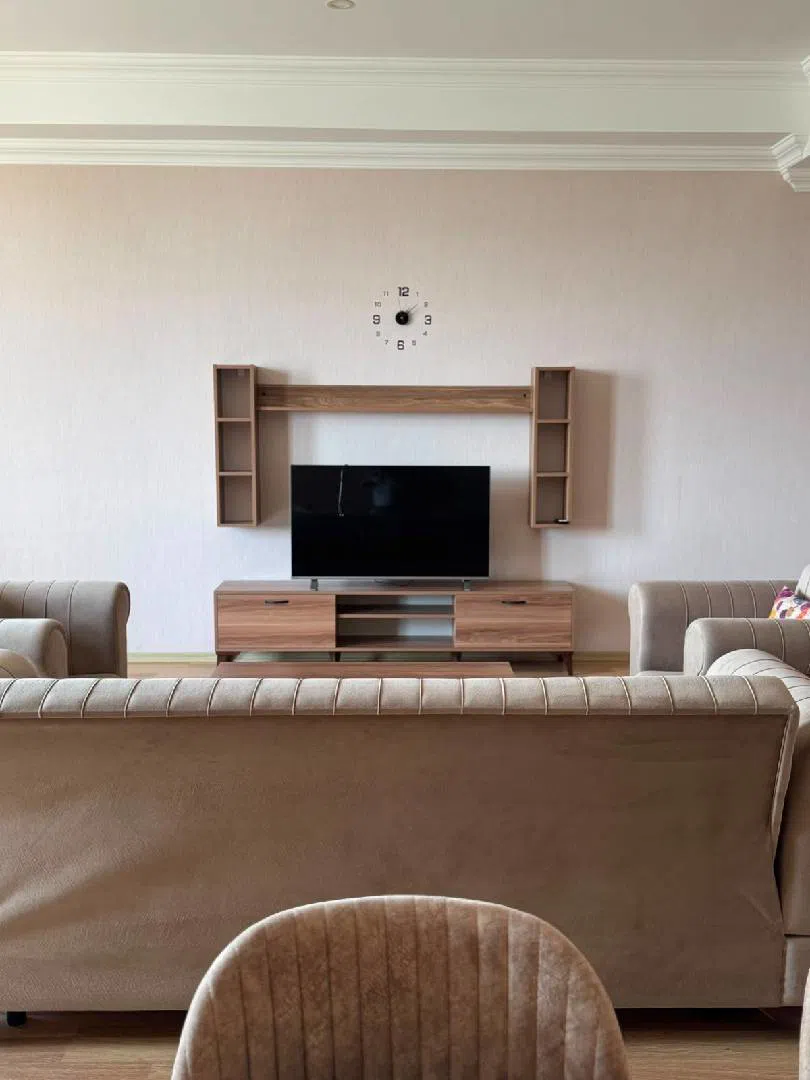 3 otaqlı mənzil 150 m² kirayə verilir — şəkil 2
