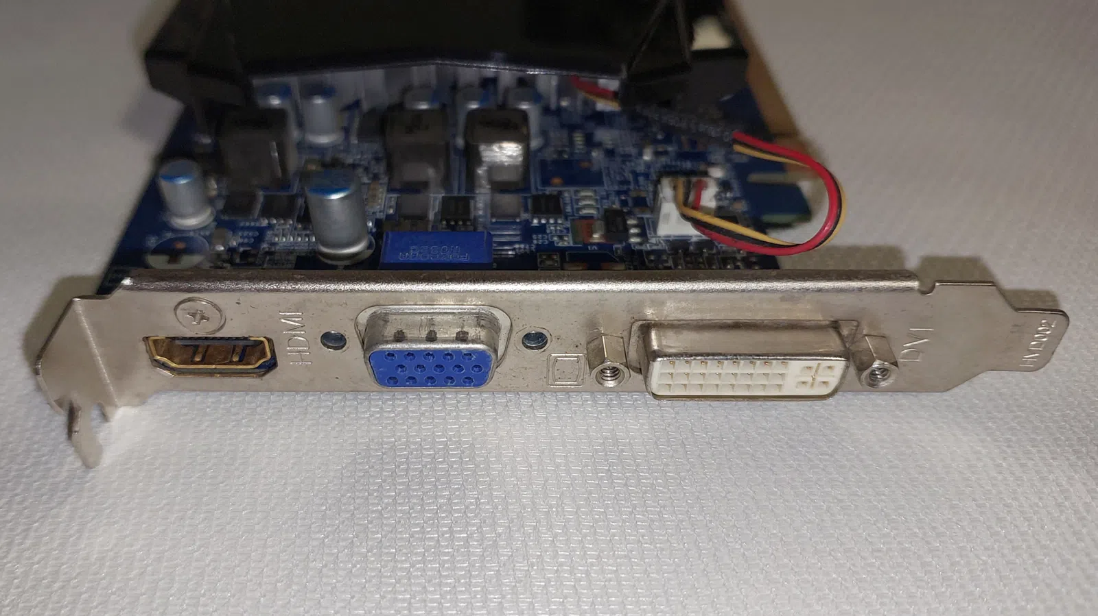 "GIGABYTE NVIDIA GeForce 210" videokart — şəkil 3