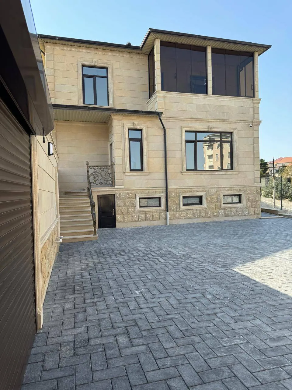 6 otaqlı villa 276 m² - 4 sot torpaq sahəsində satılır