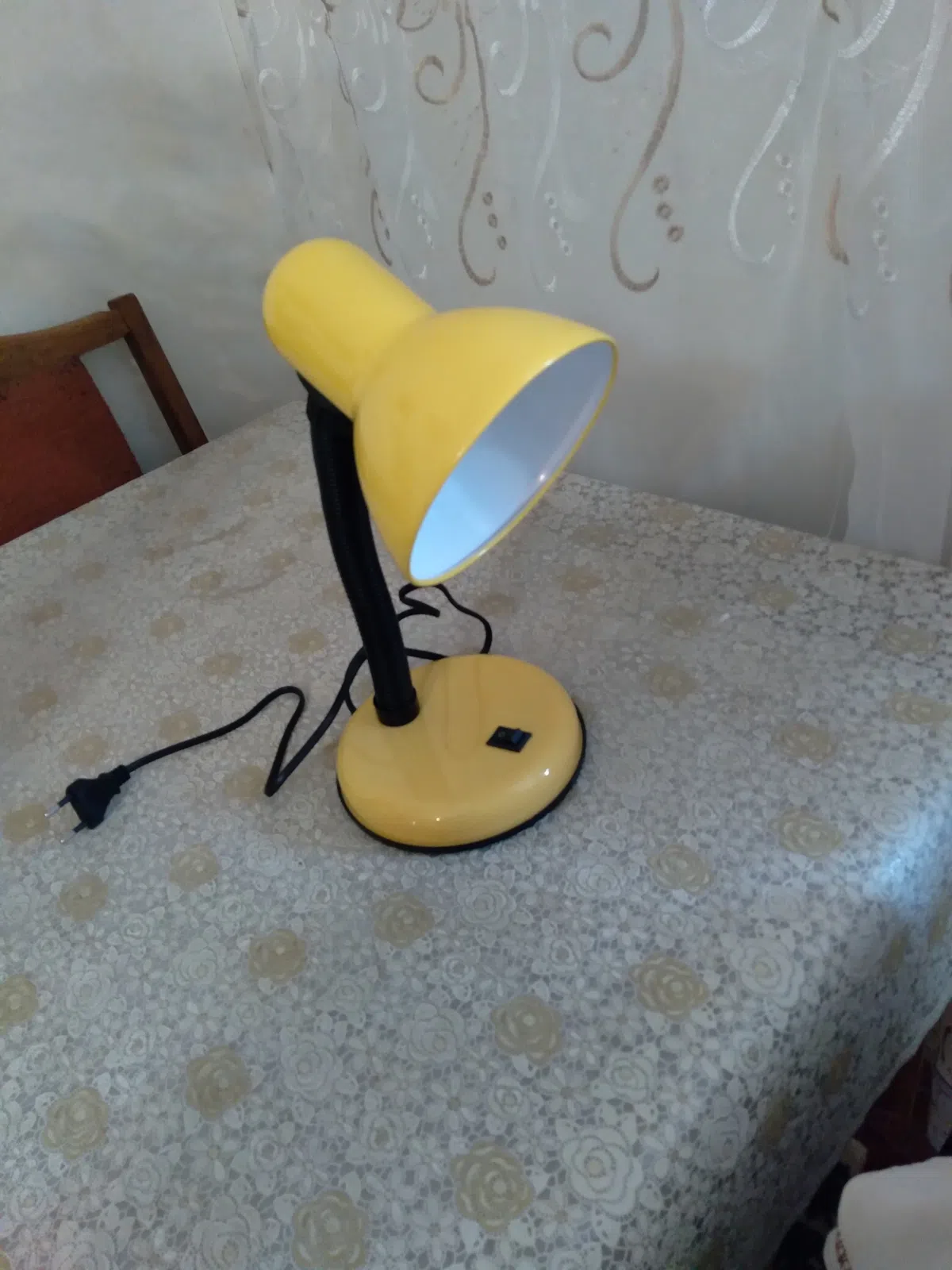Desk lamp, Yellow color - Tenderyard