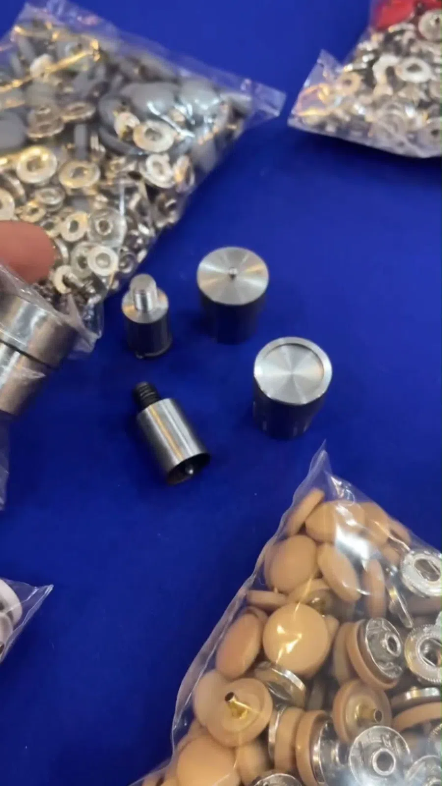 Tekstil üçün metal press düymələri — şəkil 19