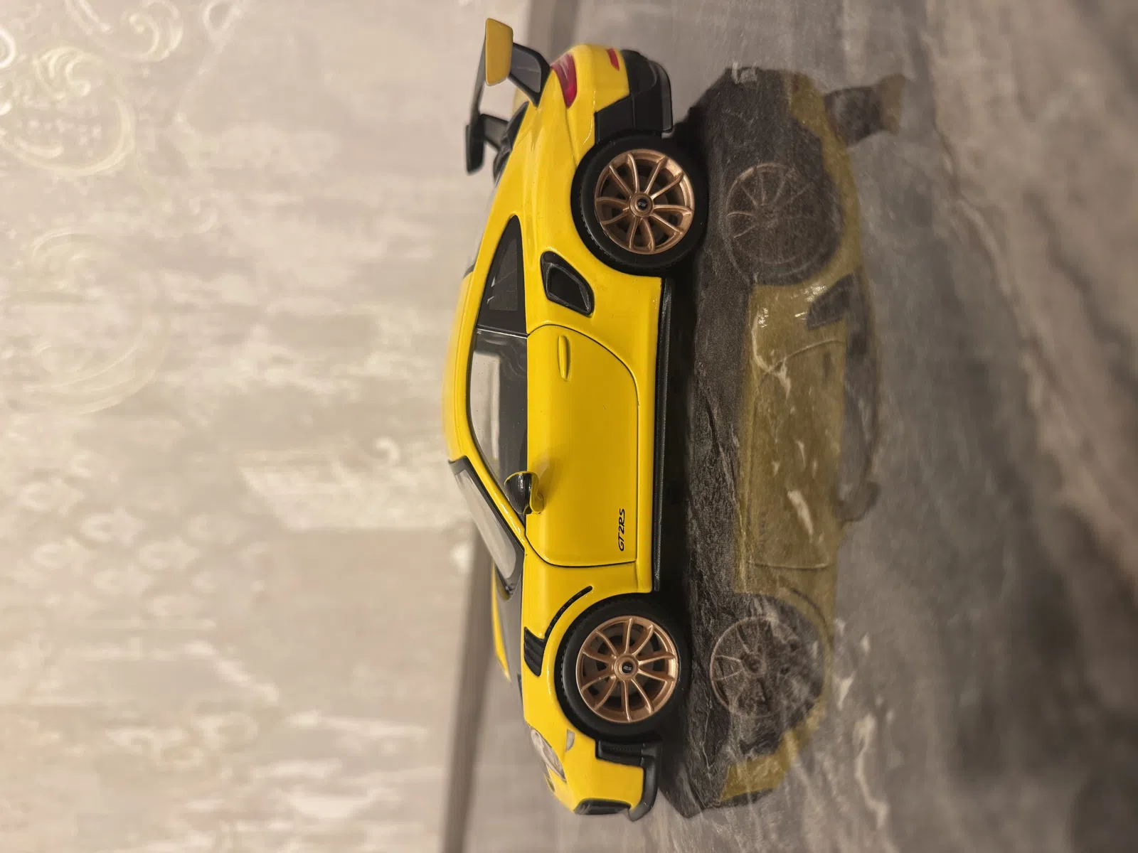 Maisto 1:24 Porshce 911 GT 2RS — şəkil 7