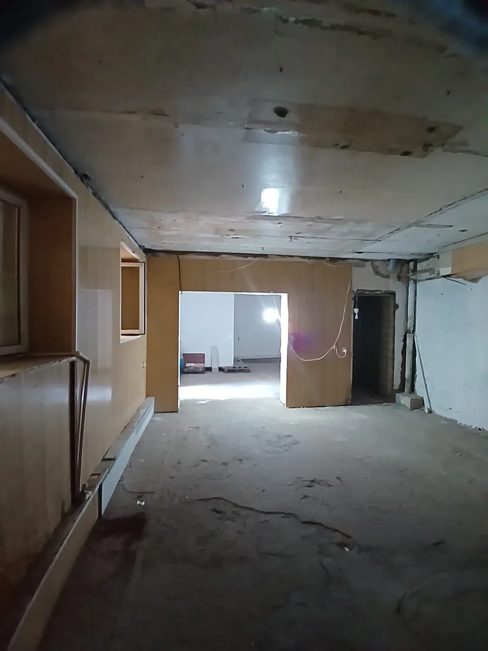178 m² Əla təmirli obyekt satılır