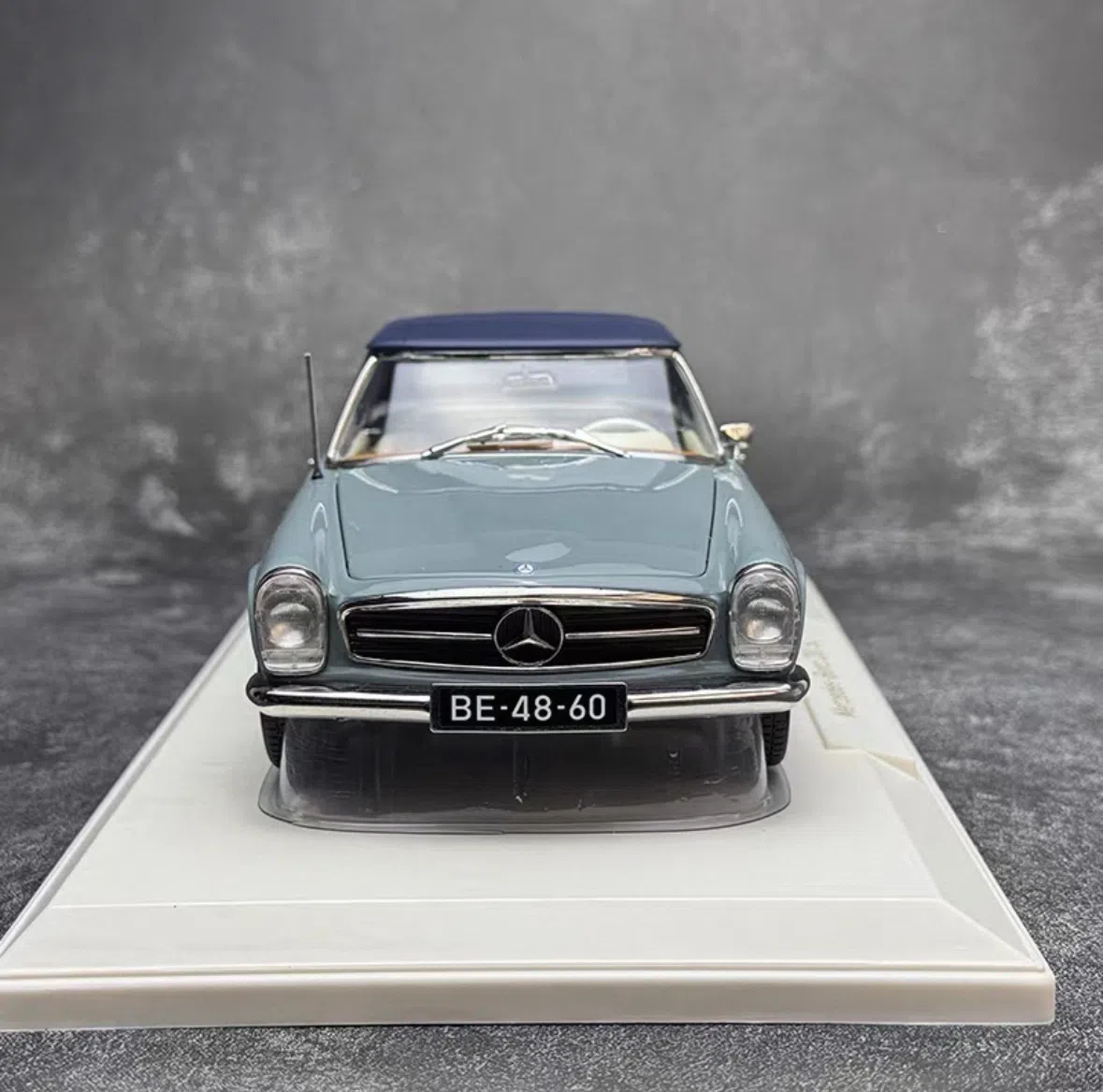 Norev 1:18 Mercedes 230 SL — şəkil 6