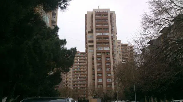 2 otaqlı mənzil 100 m² kirayə verilir — şəkil 17