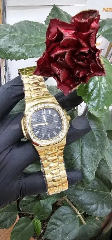 Uniseks saatı, Sarı rəng