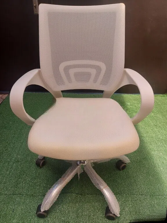 Bej rəng, Ofis üçün kreslo — şəkil 2