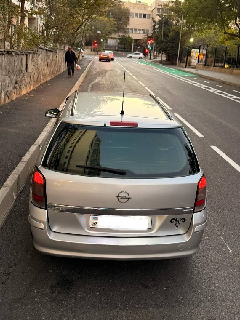 Opel Astra, 2010 il, 381000 km — şəkil 5