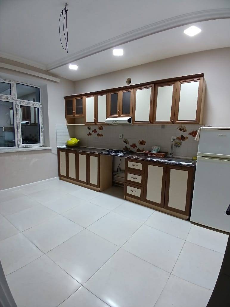 6 otaqlı həyət evi 250 m² kirayə verilir — şəkil 3