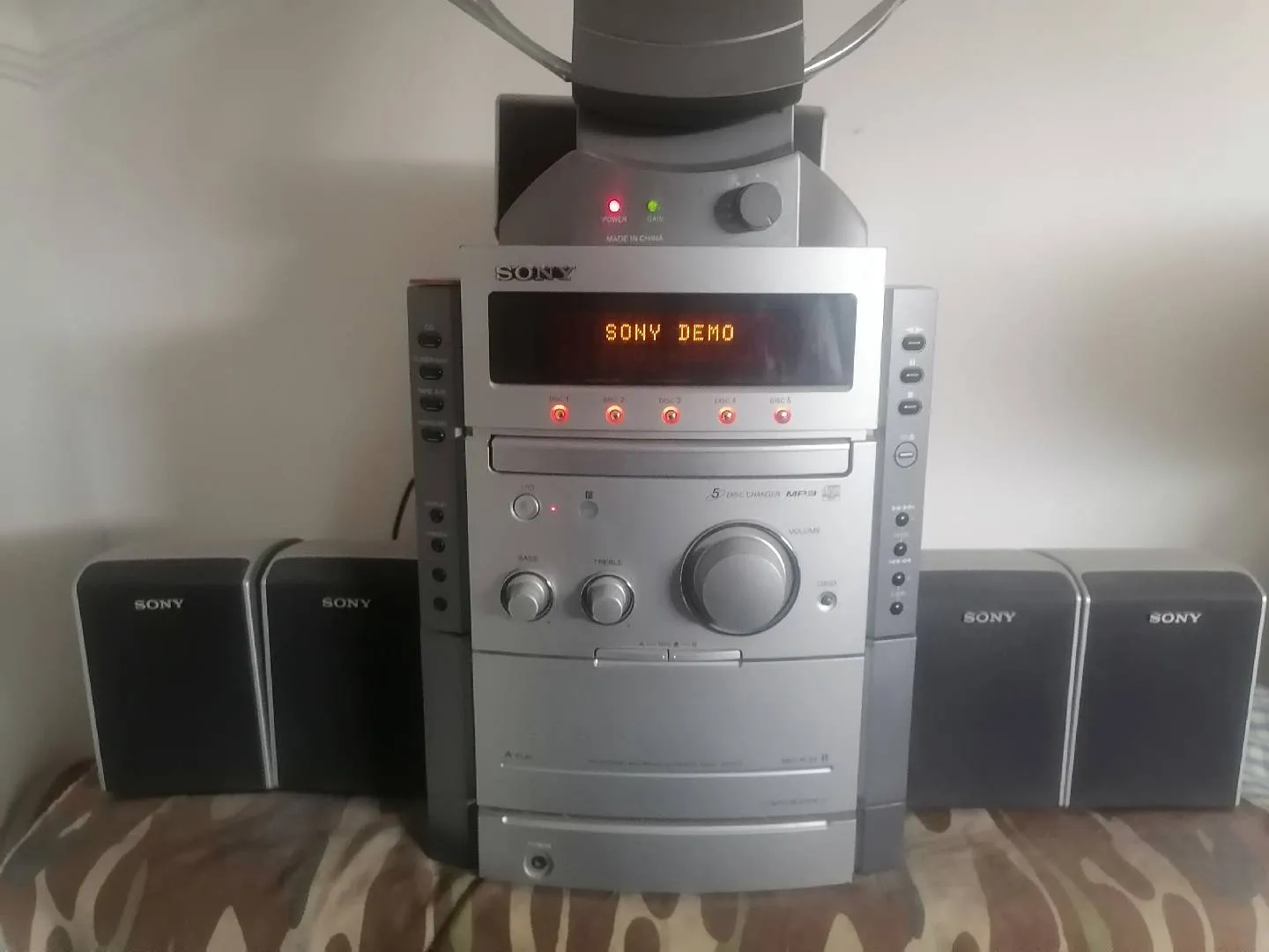 SONY muzikalniy sentr