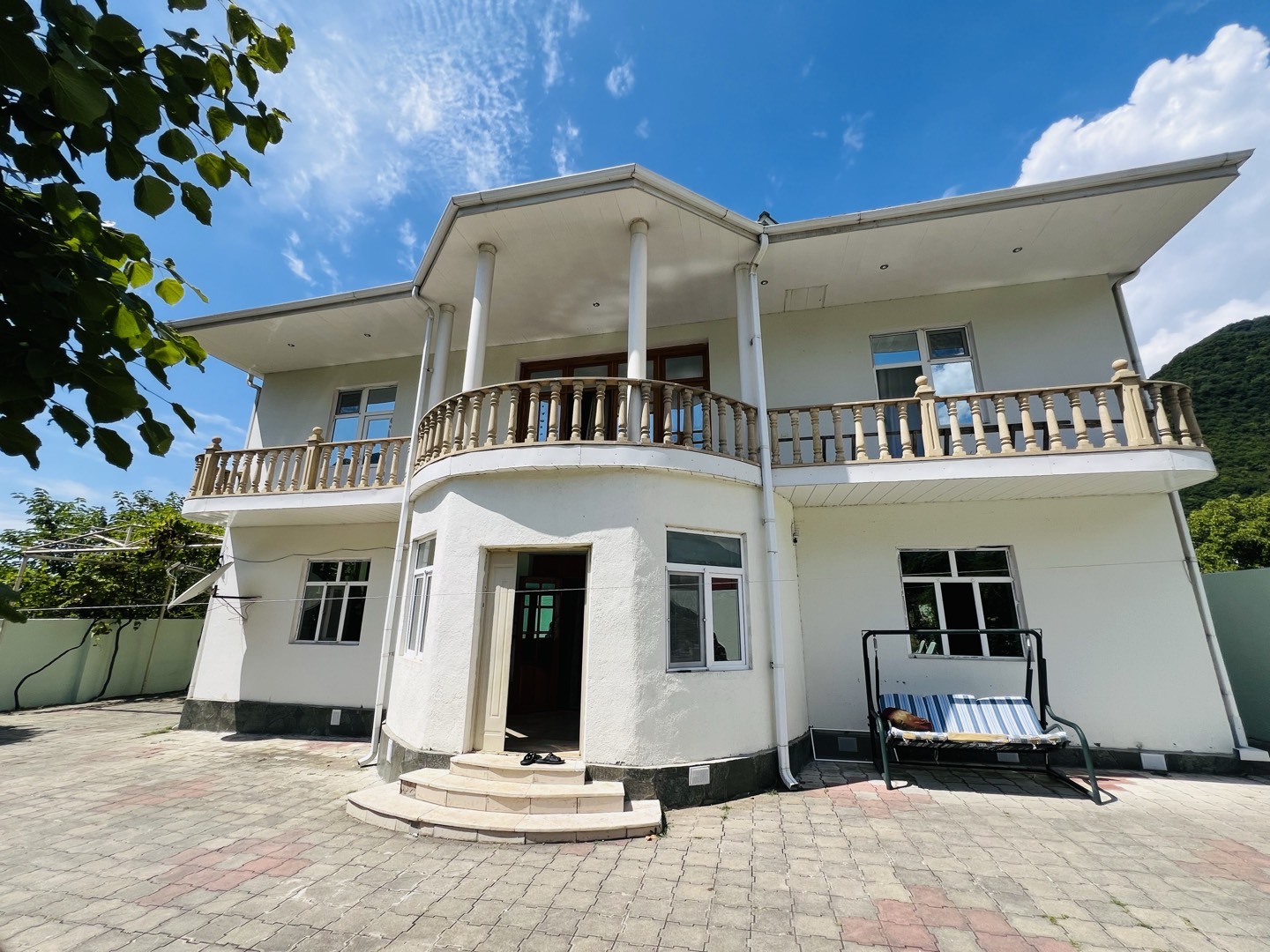 10 otaqlı bağ evi 350 m² 13 sot torpaq sahəsində günlük kirayə verilir — şəkil 2