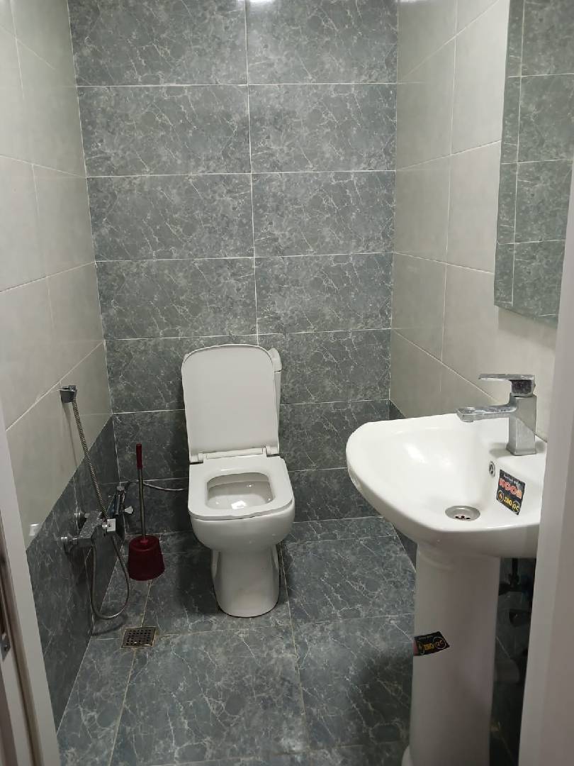3 otaqlı mənzil 125 m² kirayə verilir — şəkil 2