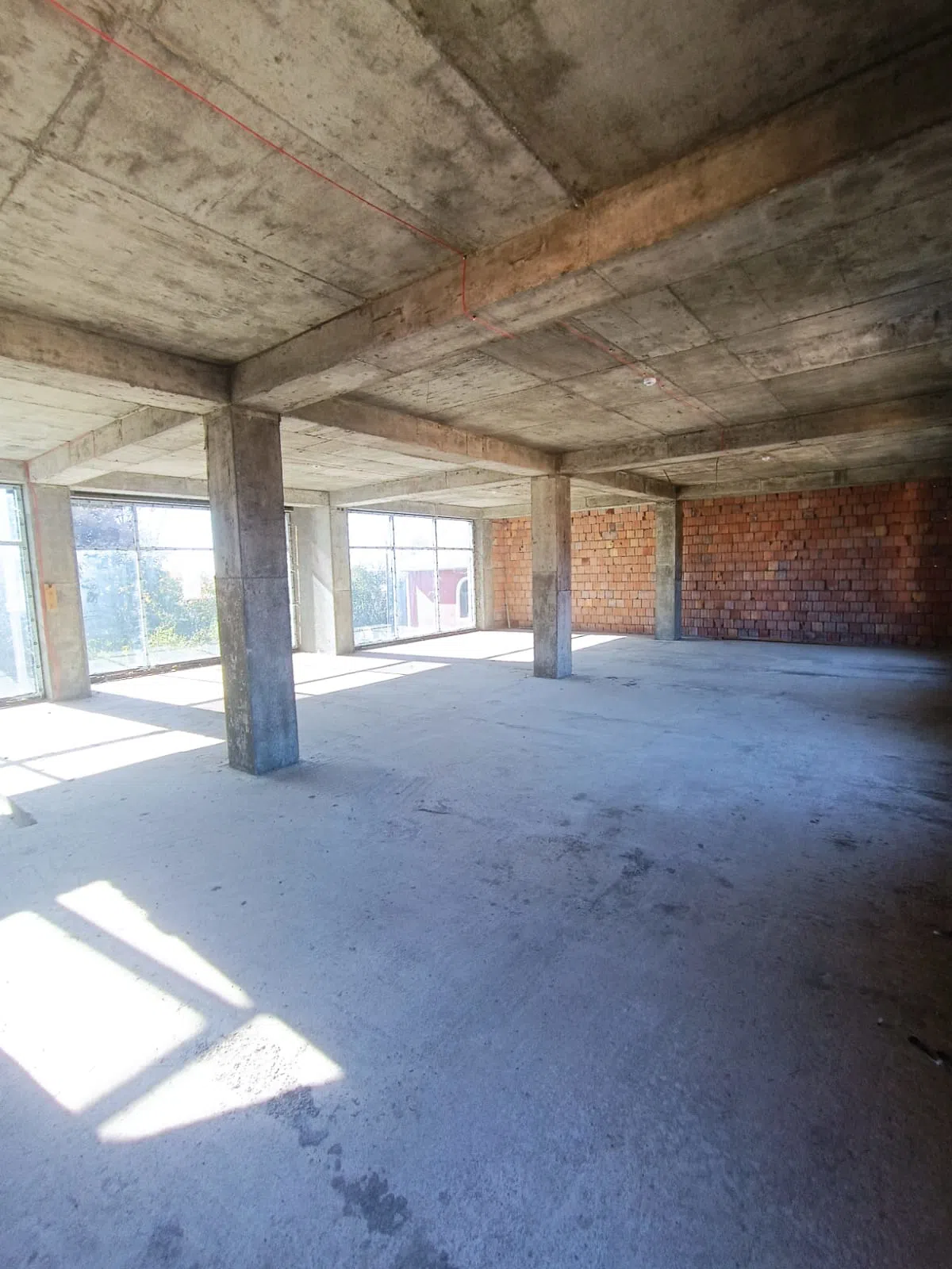 Təmirsiz ticarət obyekti, 372 m² satılır