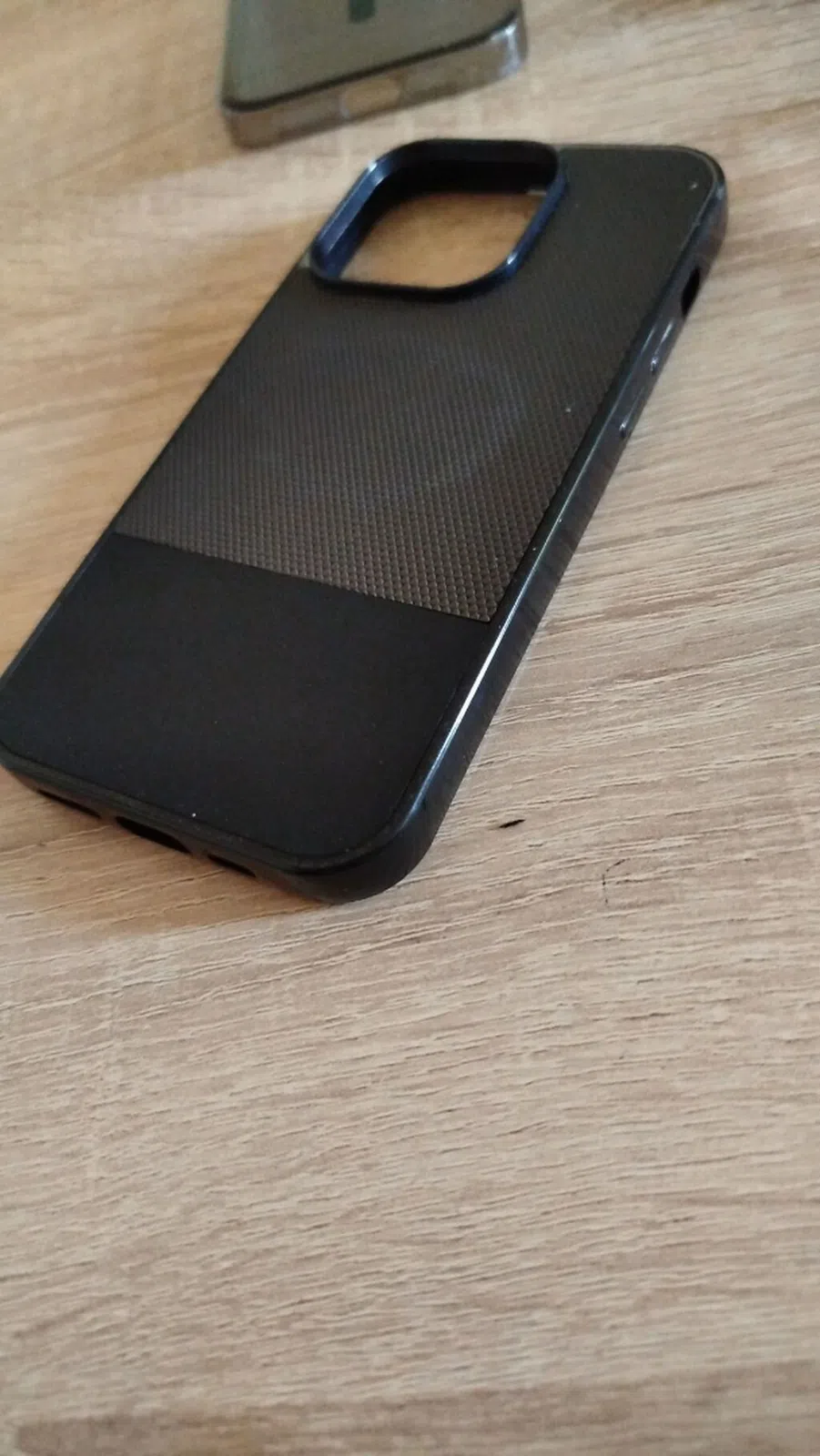 iPhone 14 Pro üçün müxtəlif çexollar — şəkil 8