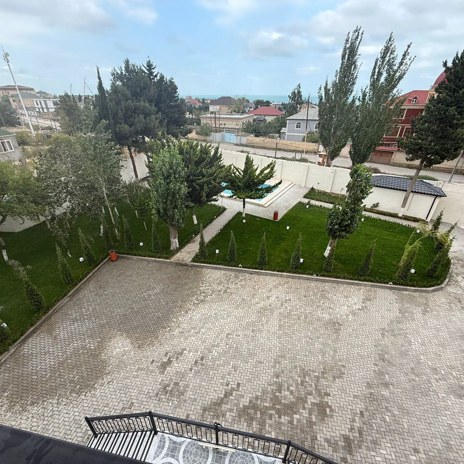 10 otaqlı bağ evi 655 m² 20 sot torpaq sahəsində satılır — şəkil 30