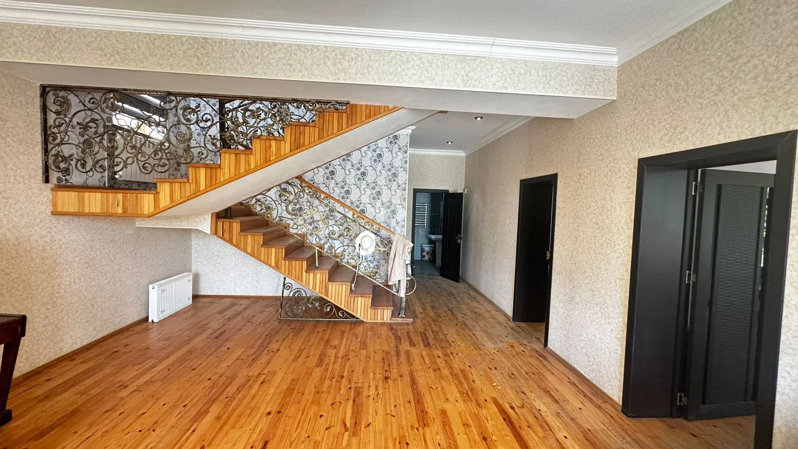 7 otaqlı həyət evi 264 m² - 15 sot torpaq sahəsində satılır