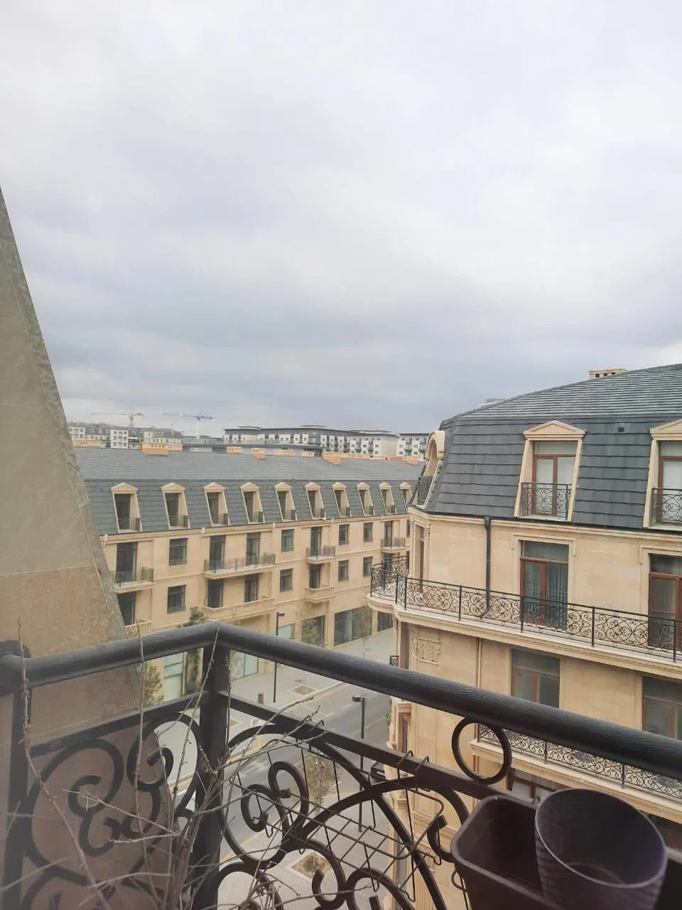 4 otaqlı mənzil 160 m² kirayə verilir — şəkil 23