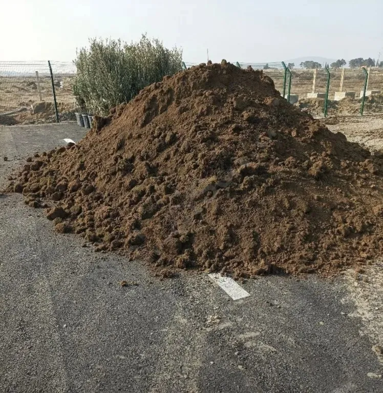 Qara meşə torpağı və münbit torpaq çatdırılması — şəkil 1