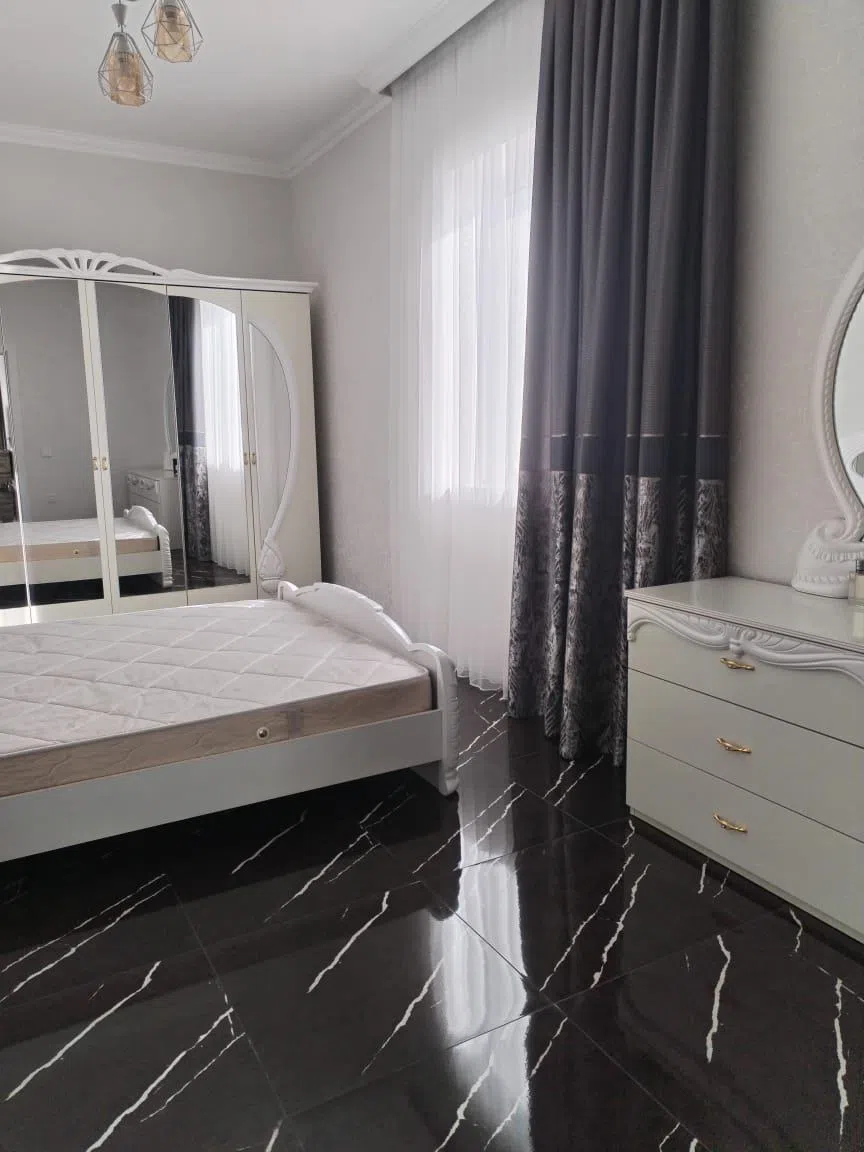4 otaqlı bağ evi 180 m² 6 sot torpaq sahəsində satılır — şəkil 12