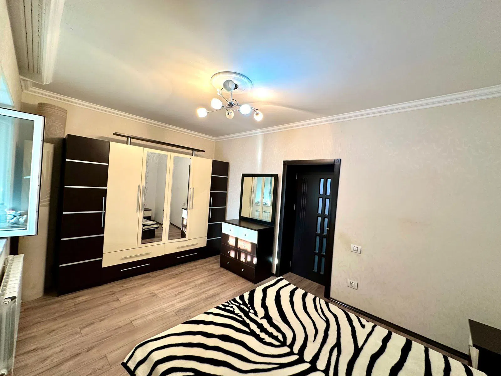 4 otaqlı bağ evi 140 m² 5.6 sot torpaq sahəsində satılır — şəkil 3