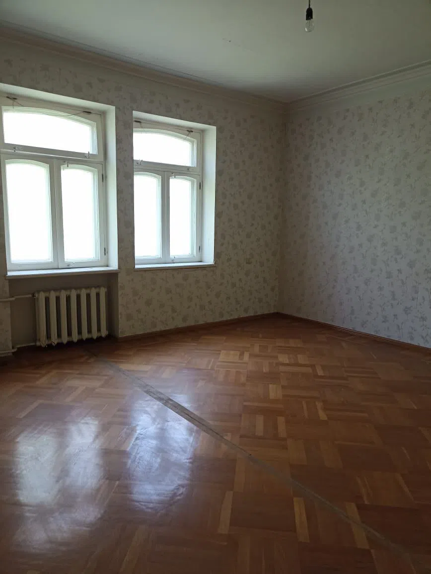 12 otaqlı villa 555 m² - 2 sot torpaq sahəsində kirayə verilir — şəkil 2