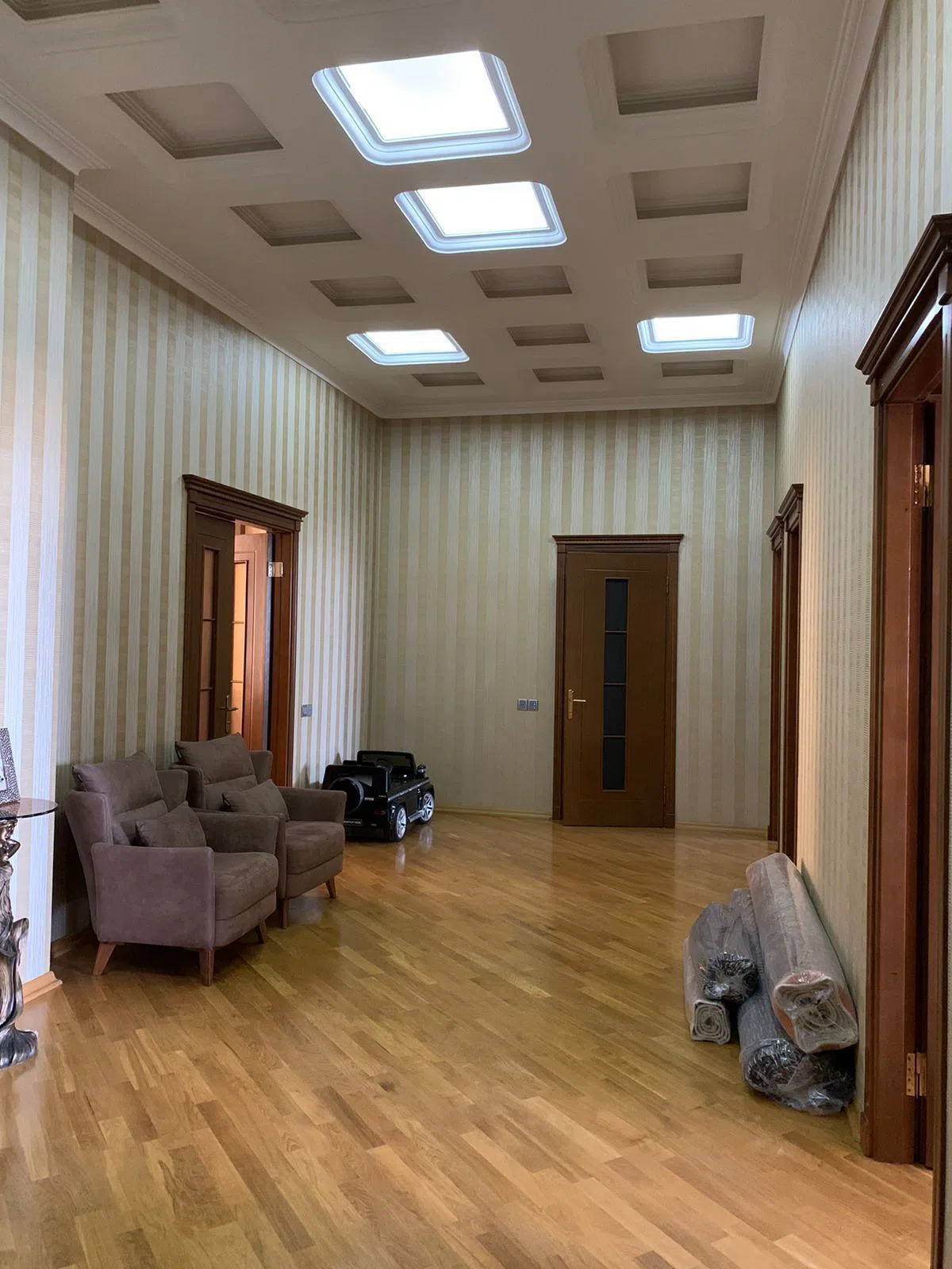 4 otaqlı mənzil 200 m² satılır — şəkil 14