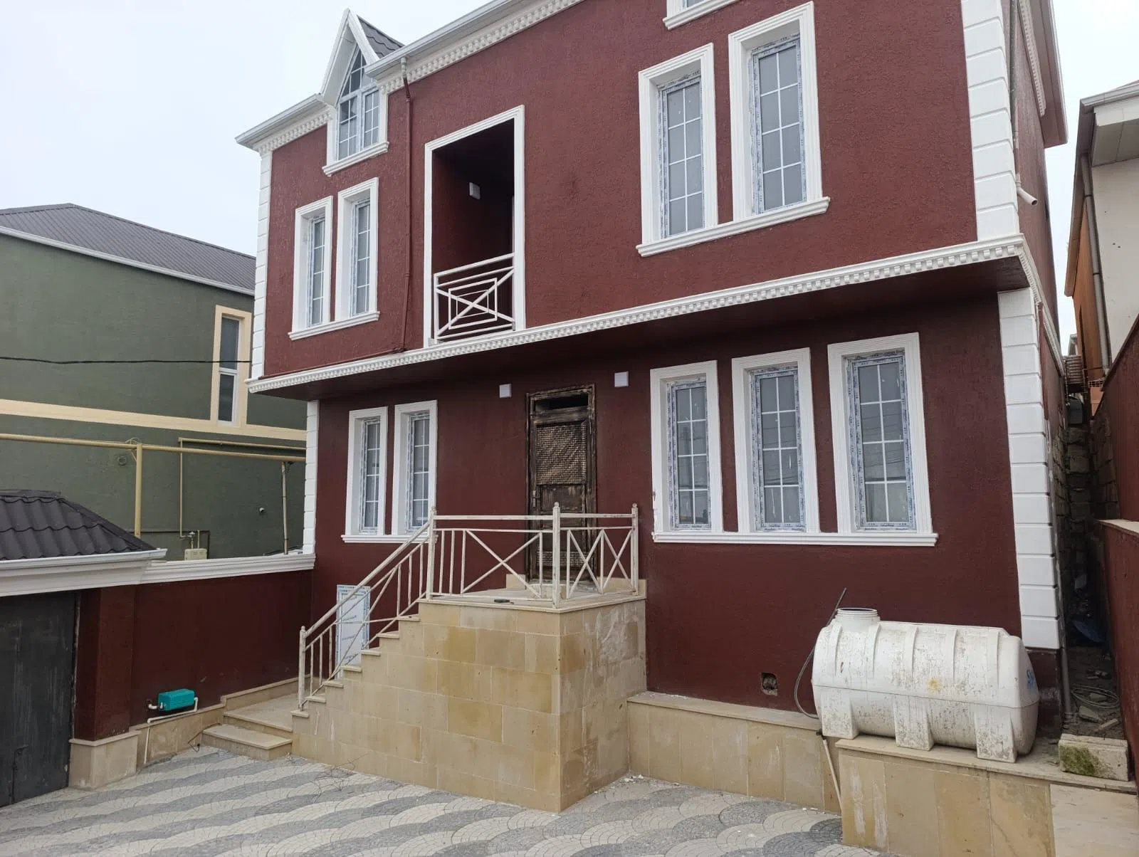 6 otaqlı həyət evi 200 m² - 1.5 sot torpaq sahəsində satılır