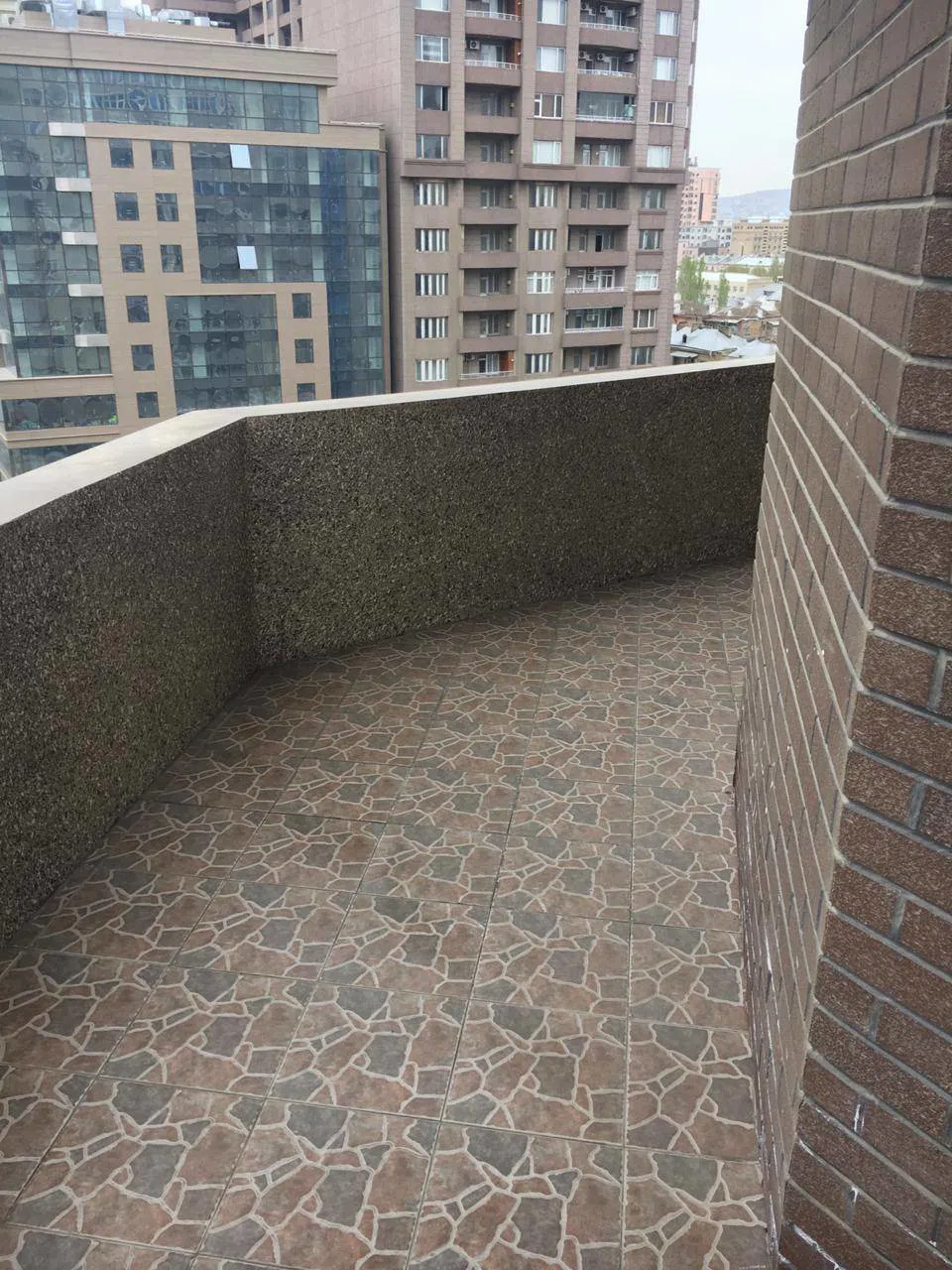 4 otaqlı mənzil 155 m² kirayə verilir — şəkil 23