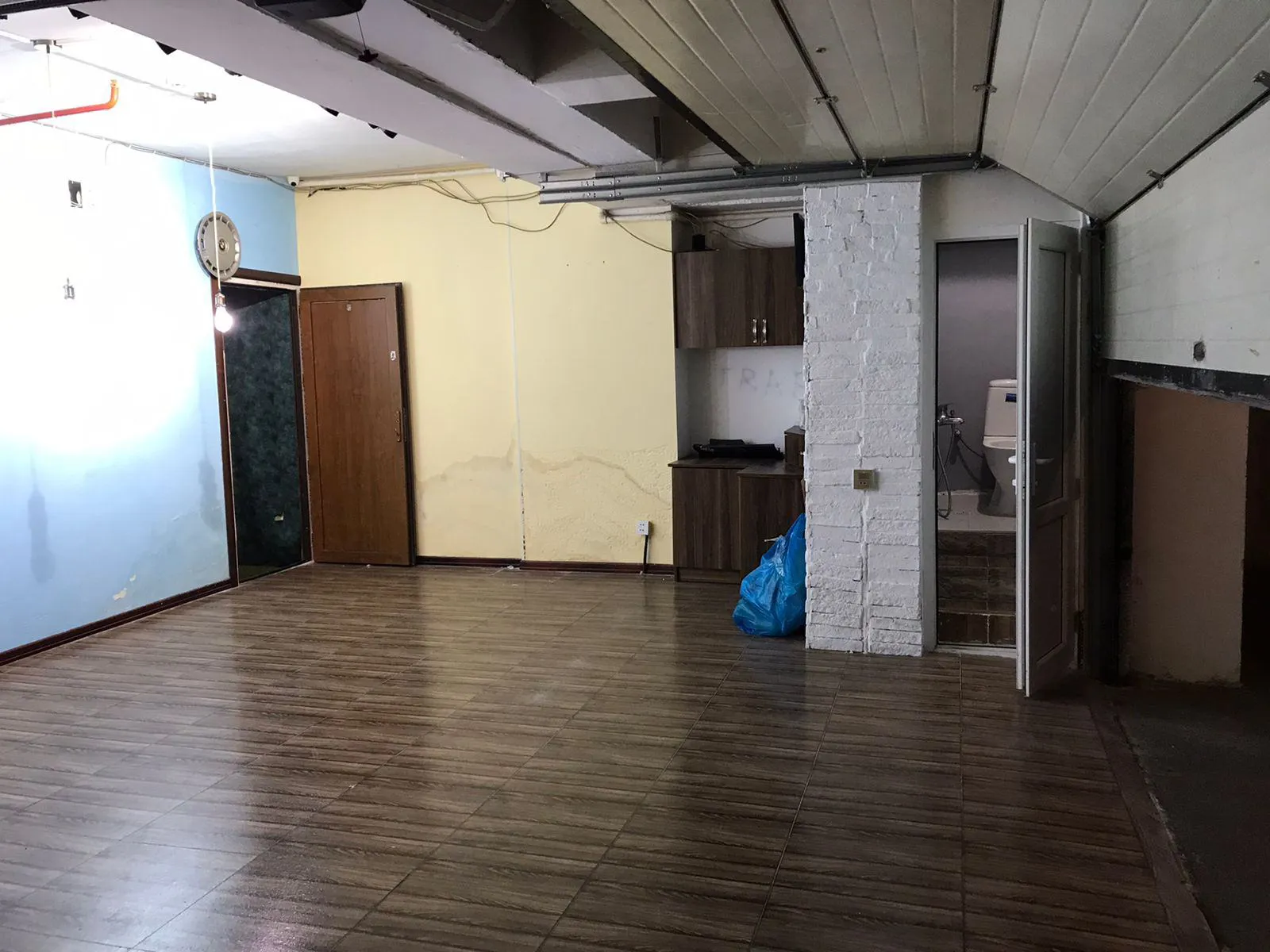 Commercial property with good renovation, 55 m² for sale - Tenderyard
