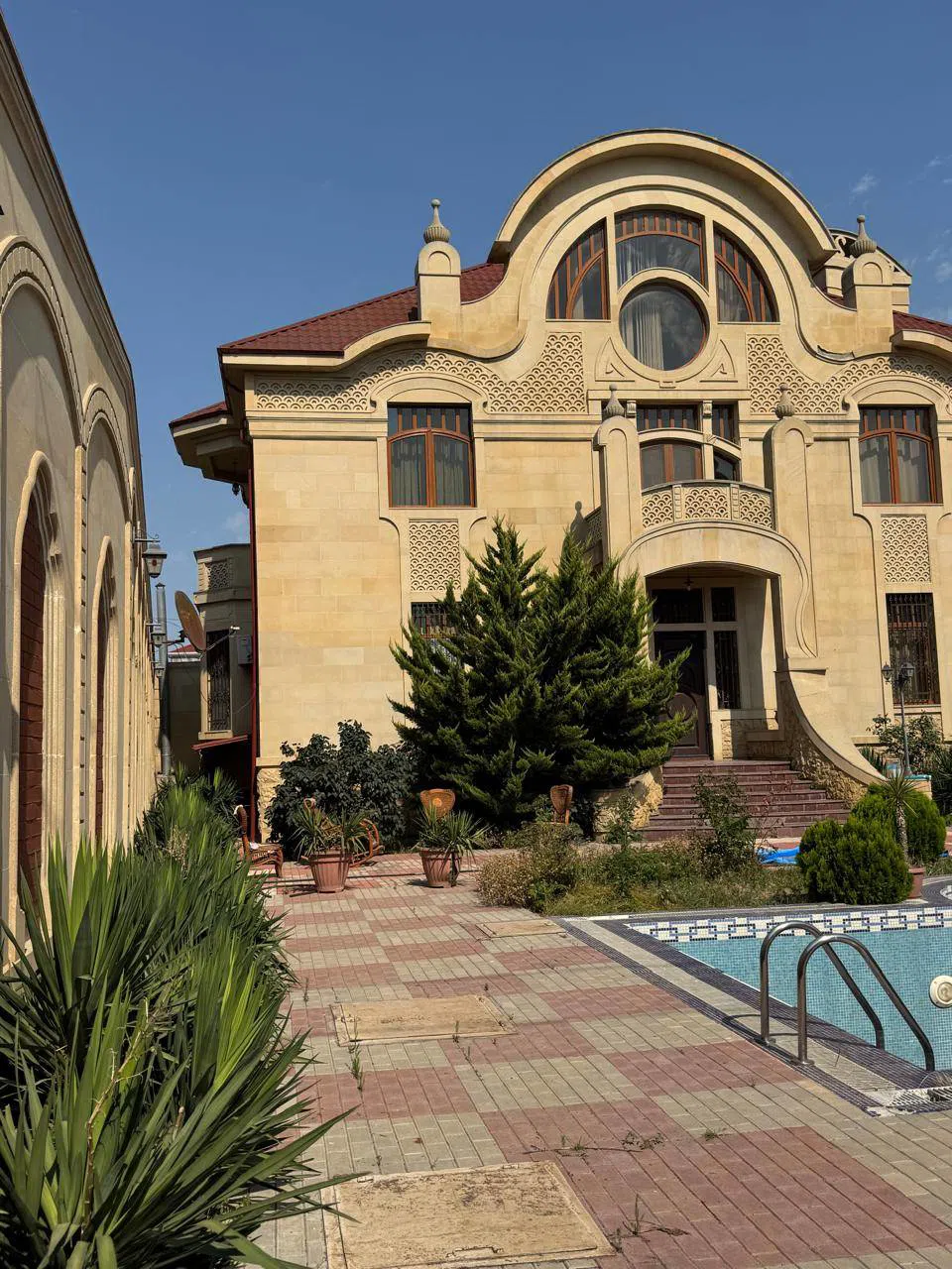 6 otaqlı villa 360 m² - satılır
