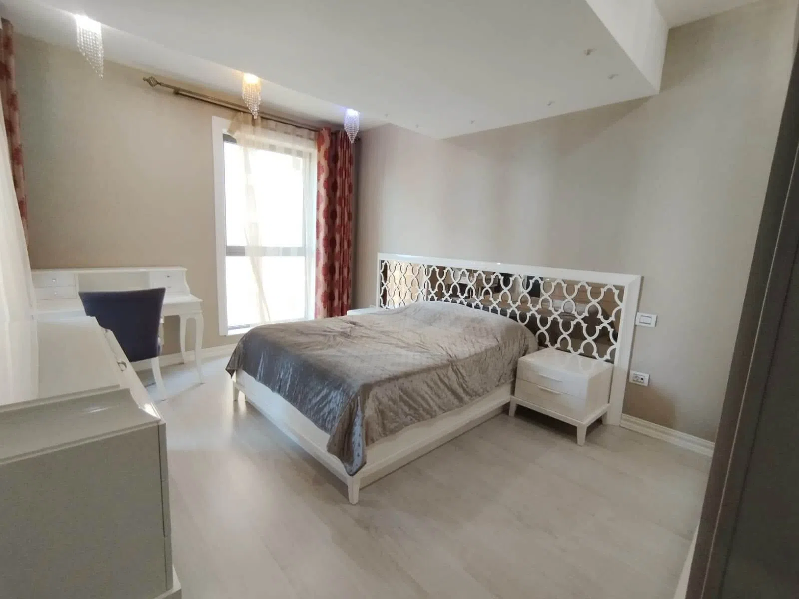 4 otaqlı mənzil 250 m² kirayə verilir — şəkil 5