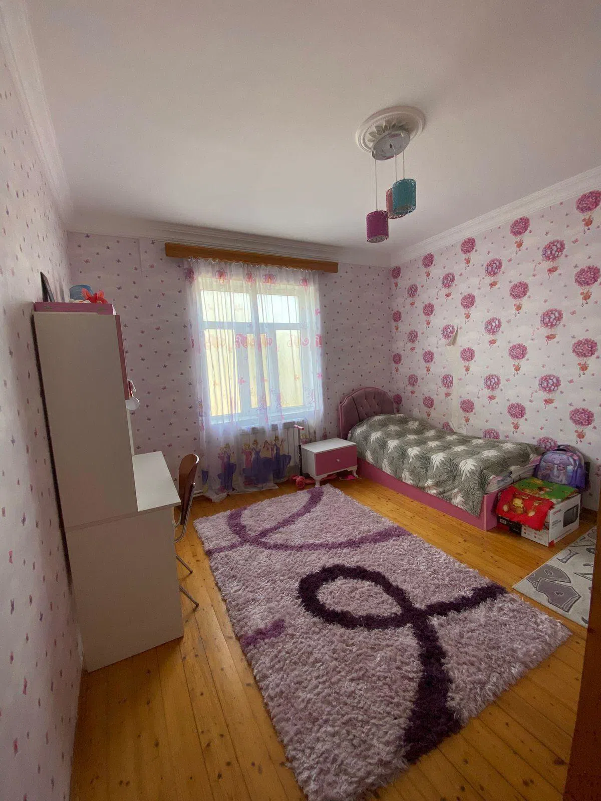 5 otaqlı mənzil 140 m² satılır