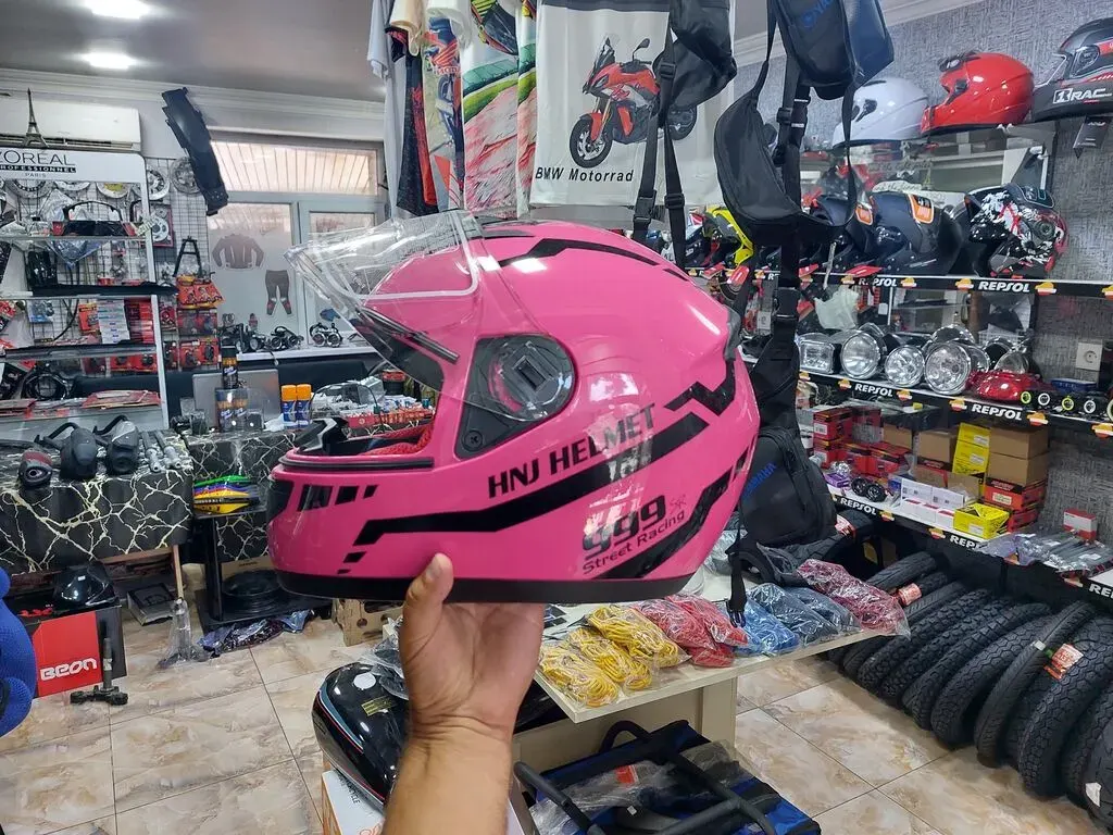 Motosiklet üçün qoruyucu kaska