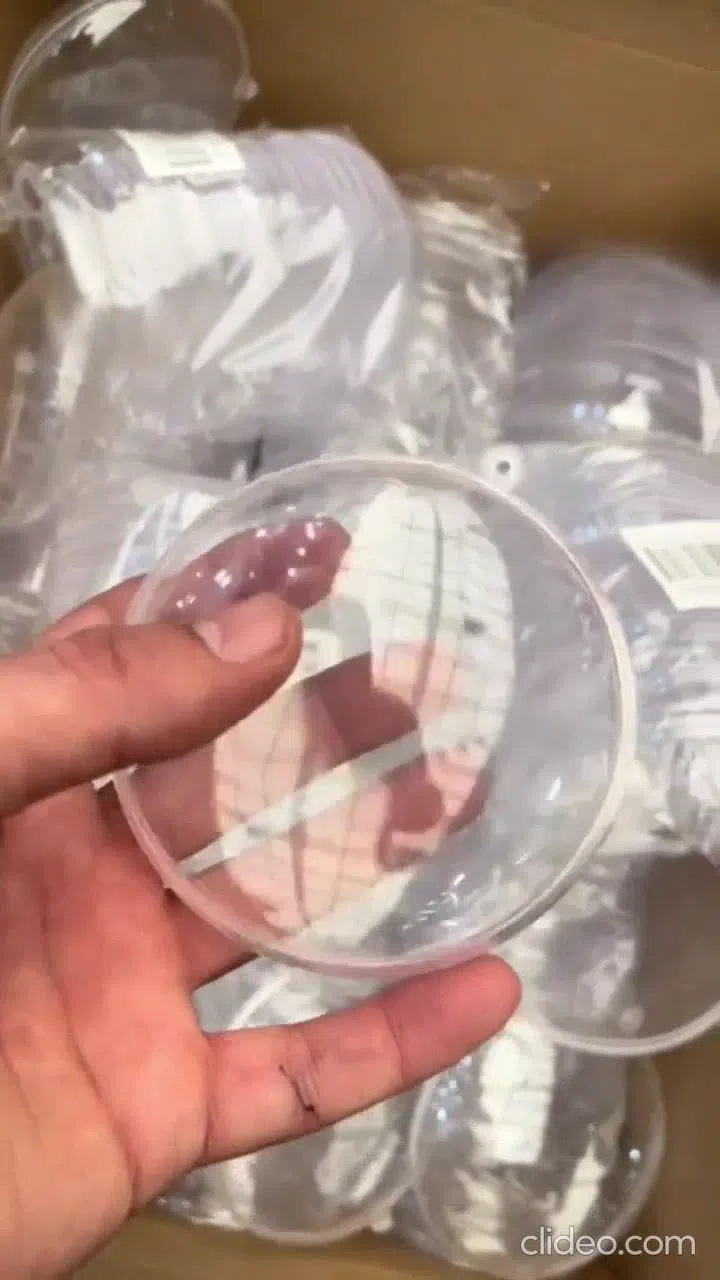 Şəffaf plastik fiqurlar