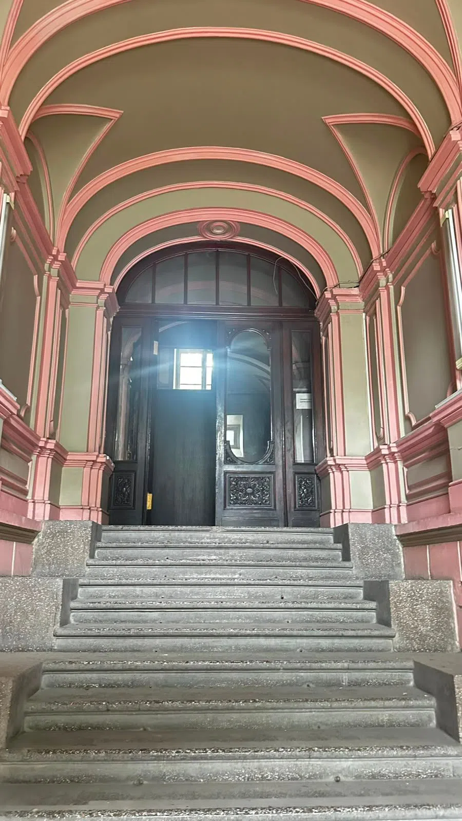 10 otaqlı mənzil 361 m² satılır