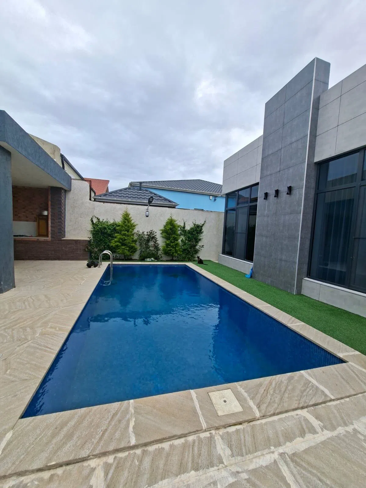 4 otaqlı bağ evi 140 m² 4 sot torpaq sahəsində satılır — şəkil 1