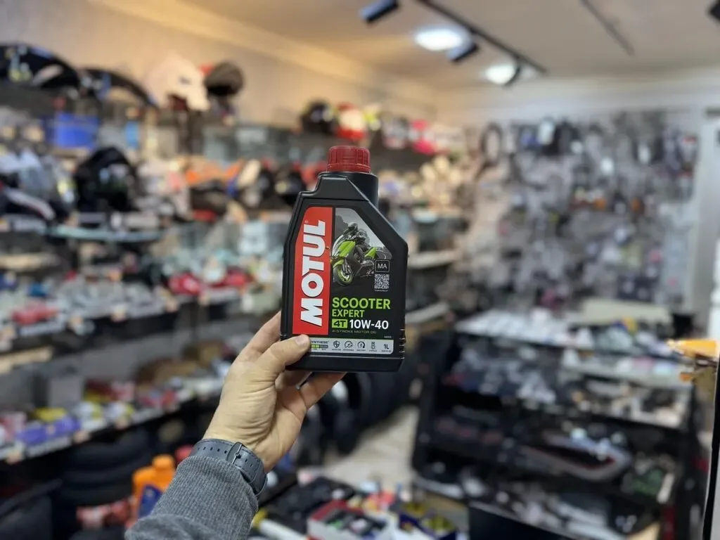 MOTUL Scooter Expert 4T 10W-40 Mühərrik Yağı