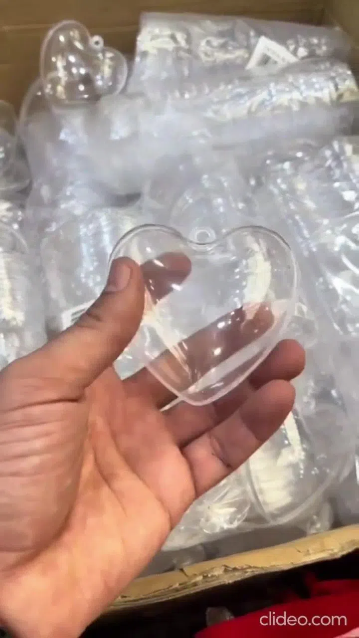 Şəffaf plastik fiqurlar