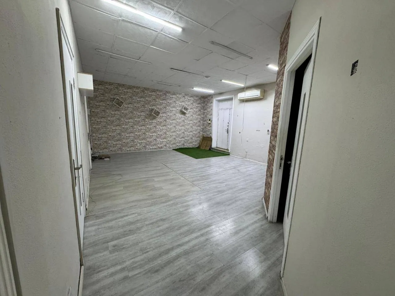 4 otaqlı ofis, 100 m² kirayə verilir — şəkil 5