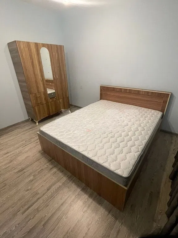 Wooden bedroom set, Brown color - Tenderyard