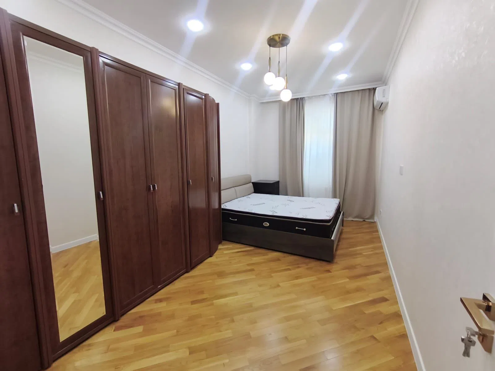 3 otaqlı mənzil 100 m² kirayə verilir — şəkil 6