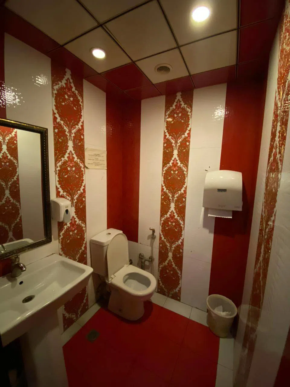 Yaxşı təmirli restoran 183 m² kirayə verilir — şəkil 3