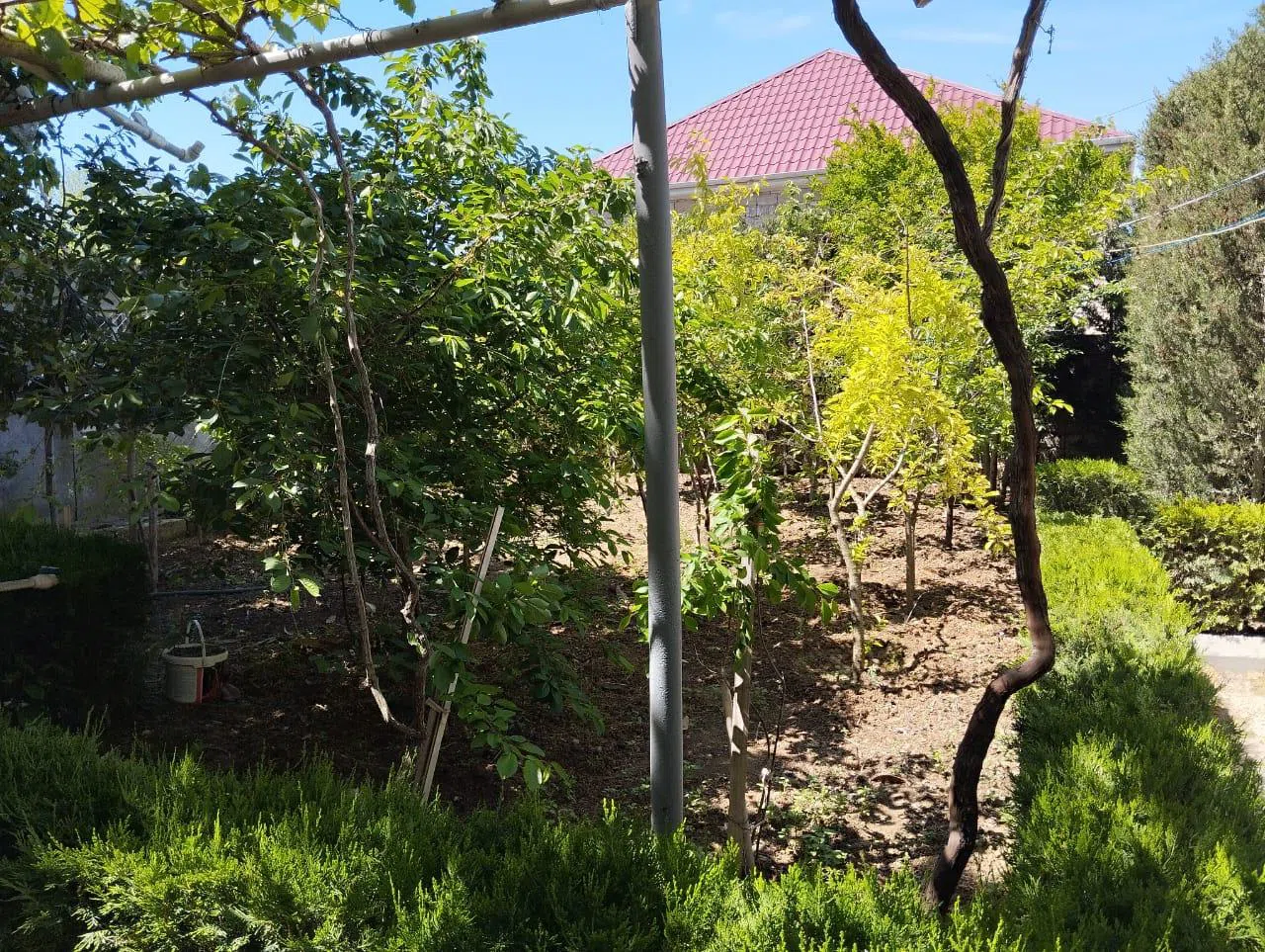 4 otaqlı mənzil 140 m² satılır