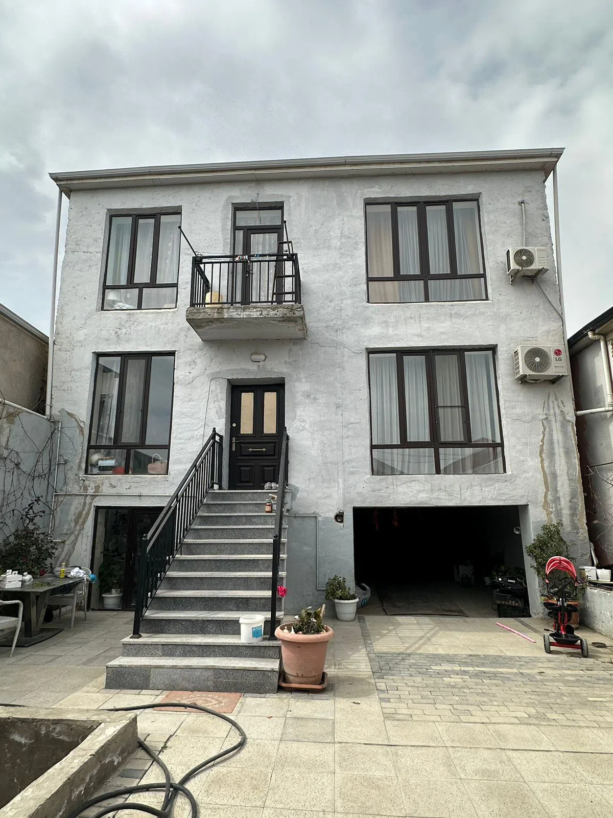4 otaqlı bağ evi 300 m² 2 sot torpaq sahəsində satılır