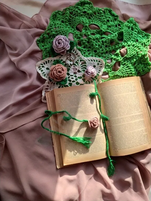 Əl işi toxunma breloklar və əlfəcinlər