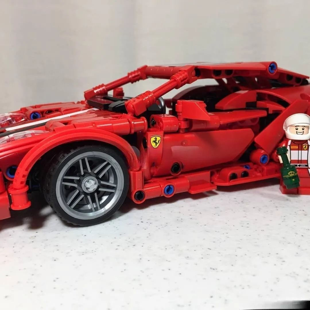 Ferrari oyuncaq avtomobil - qırmızı — şəkil 2