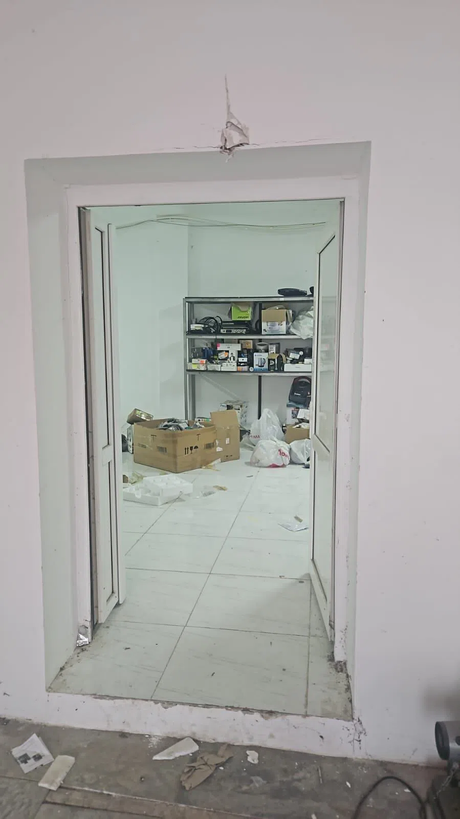 Əla təmirli ticarət obyekti, 400 m² kirayə verilir — şəkil 1