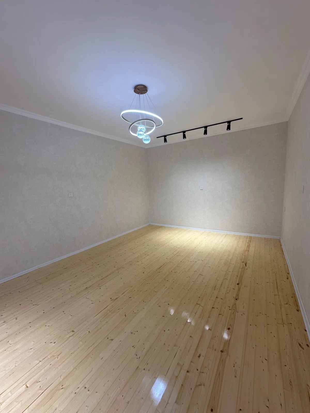 5 otaqlı villa 220 m² - 3 sot torpaq sahəsində satılır — şəkil 3