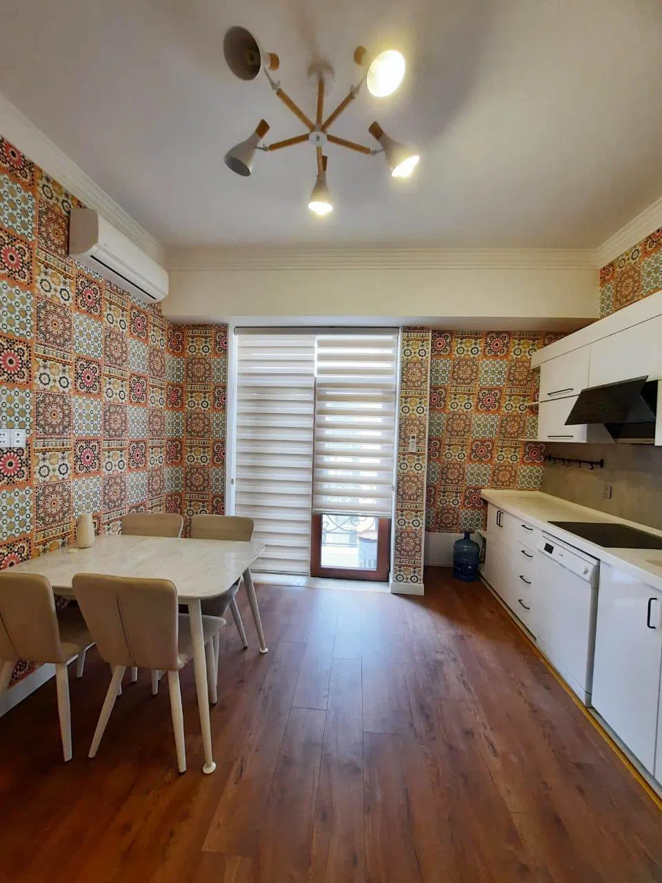4 otaqlı mənzil 160 m² kirayə verilir — şəkil 16
